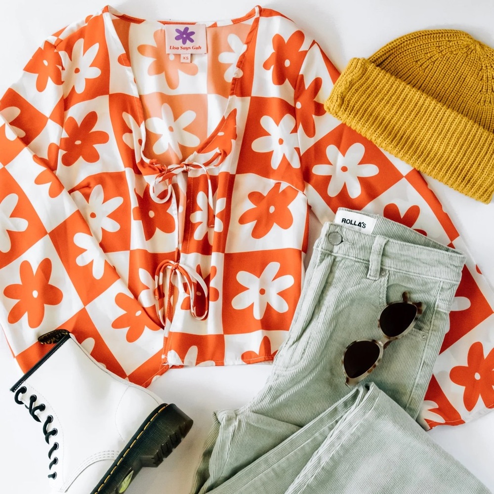 Lisa Says Gah Orange Daisy Check Camilla Top Large